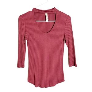 LOVE CHARM Ribbed Keyhole 3/4 Sleeve